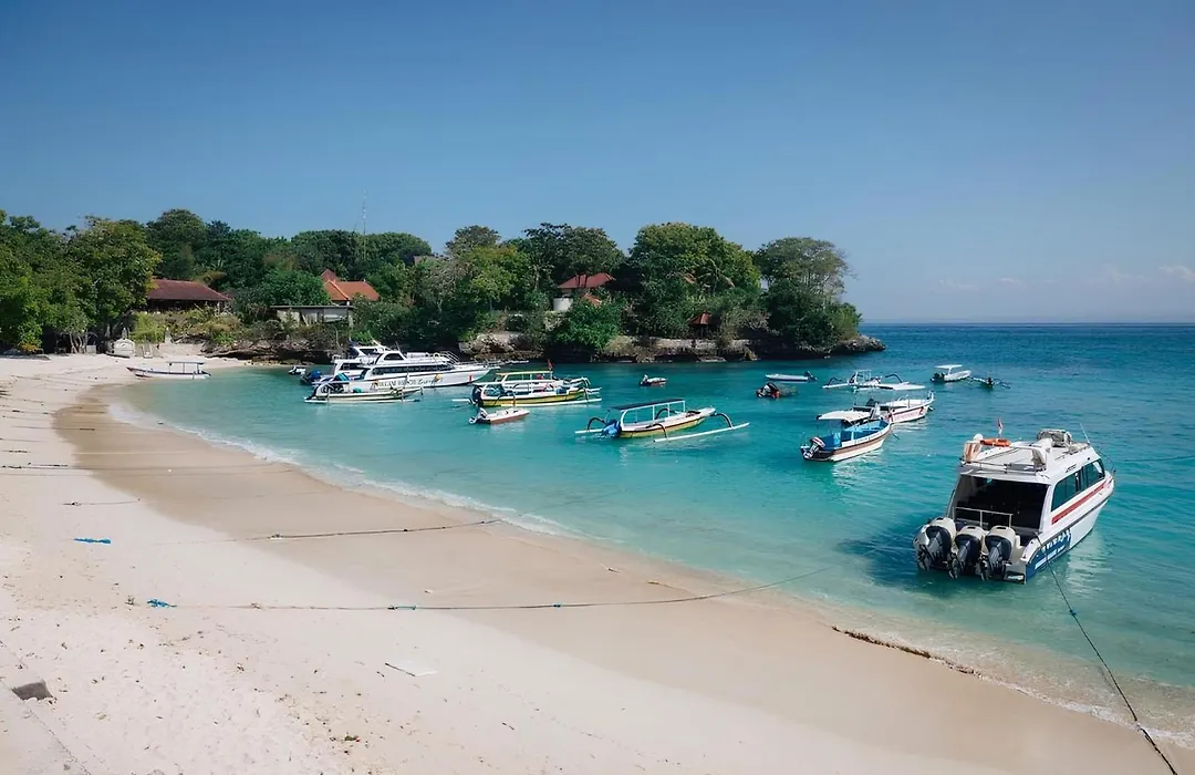 Bale Gede Lembongan-1