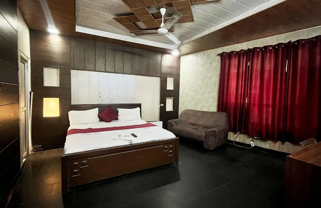 Hotel Royal Plaza, 4 Min From Chandigarh Railway Station-1