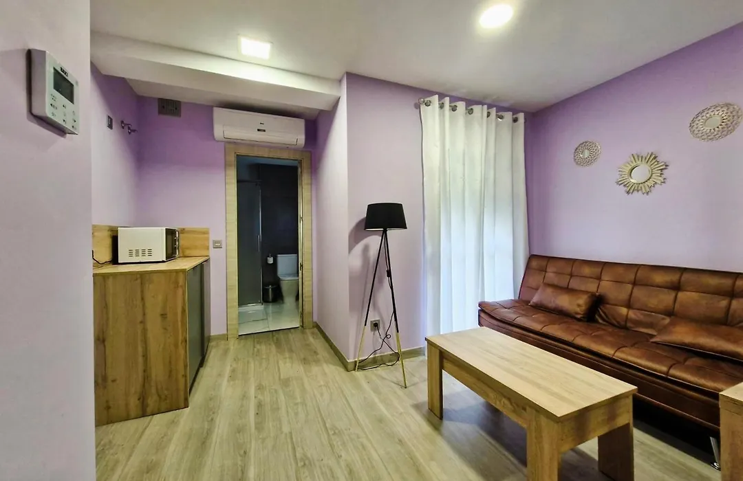 Feeling Home Suites&Rooms-1