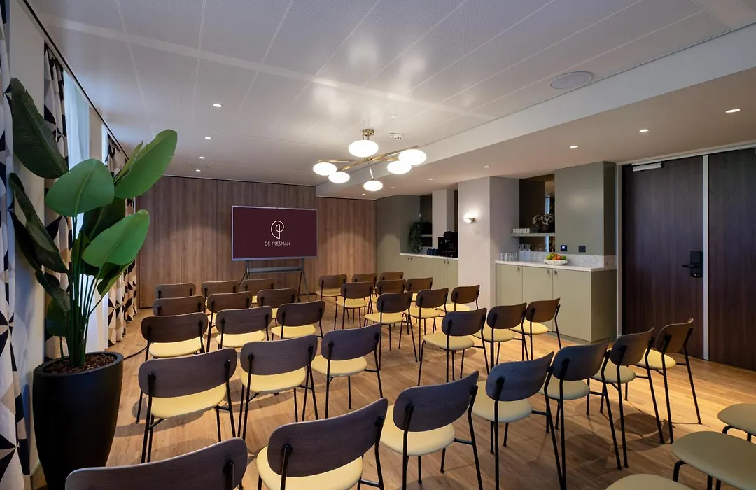 De Plesman Hotel The Hague-1
