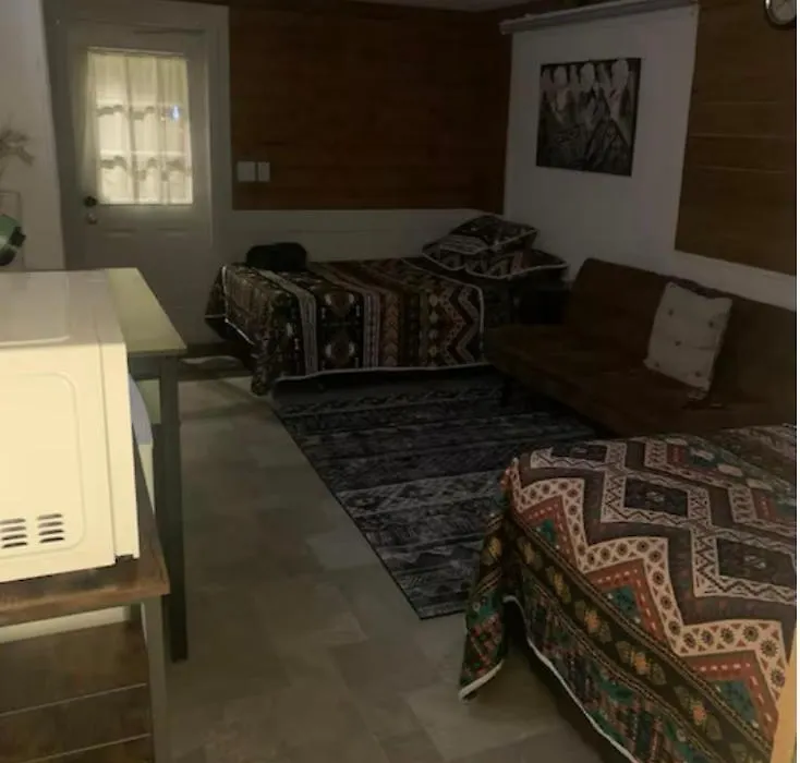 Geraldton Rooms-1
