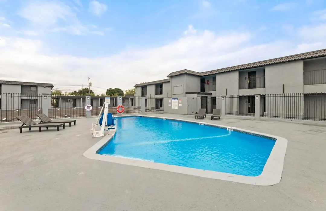 Guesthouse Extended Stay Laredo-1