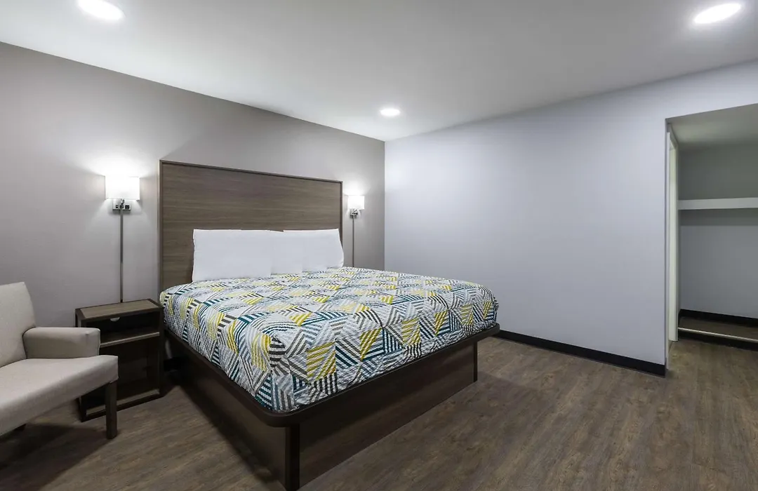 Studio 6 Hickory Nc-1
