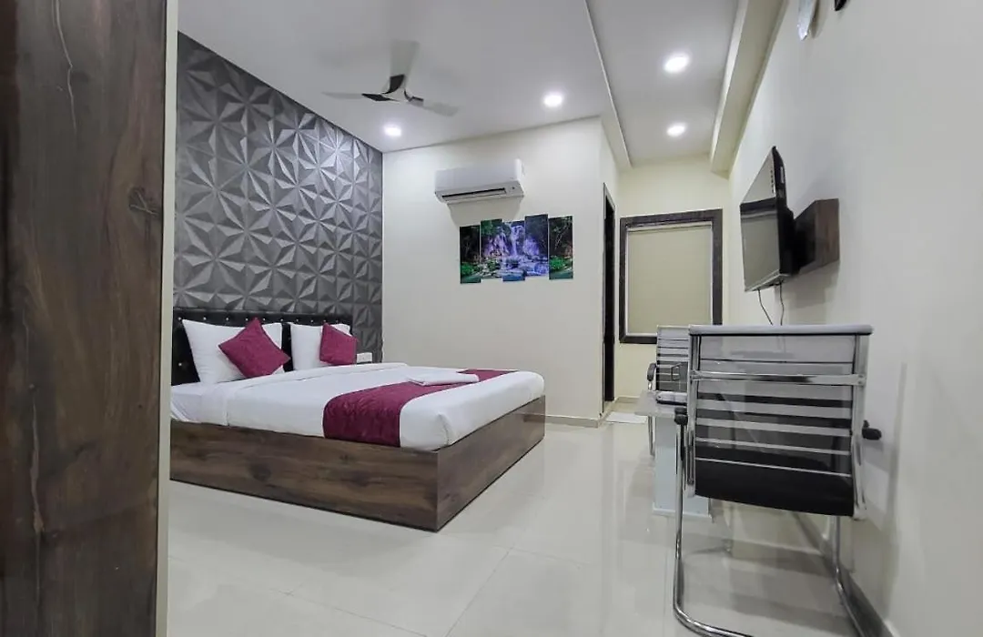 Hotel Vaishnavi Grand-1