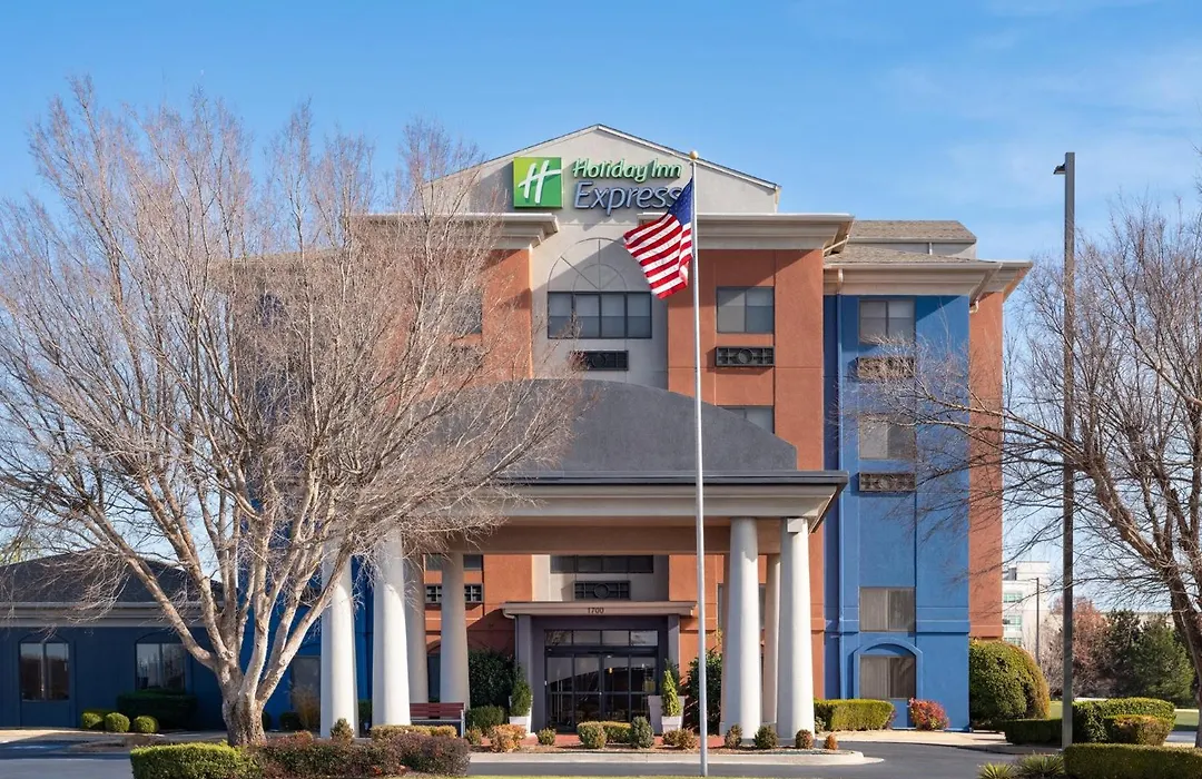 Holiday Inn Express & Suites Midwest City By Ihg-1