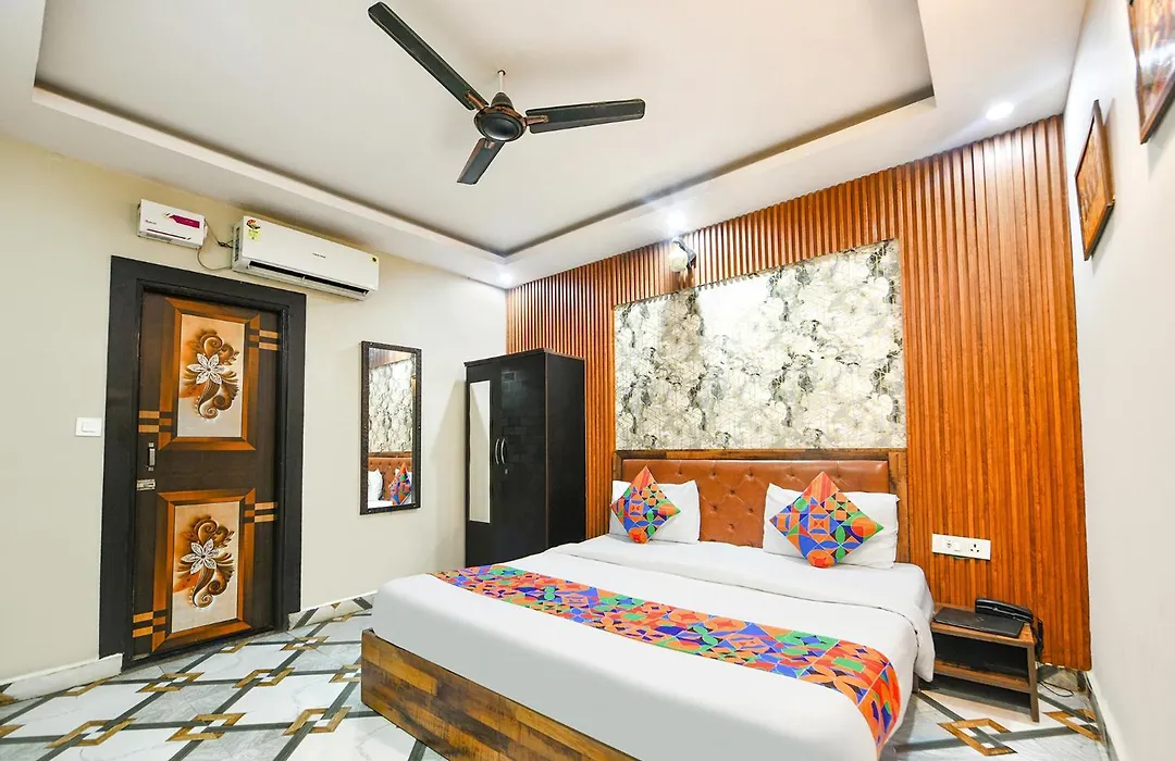 Fabhotel Royal Mountain-1
