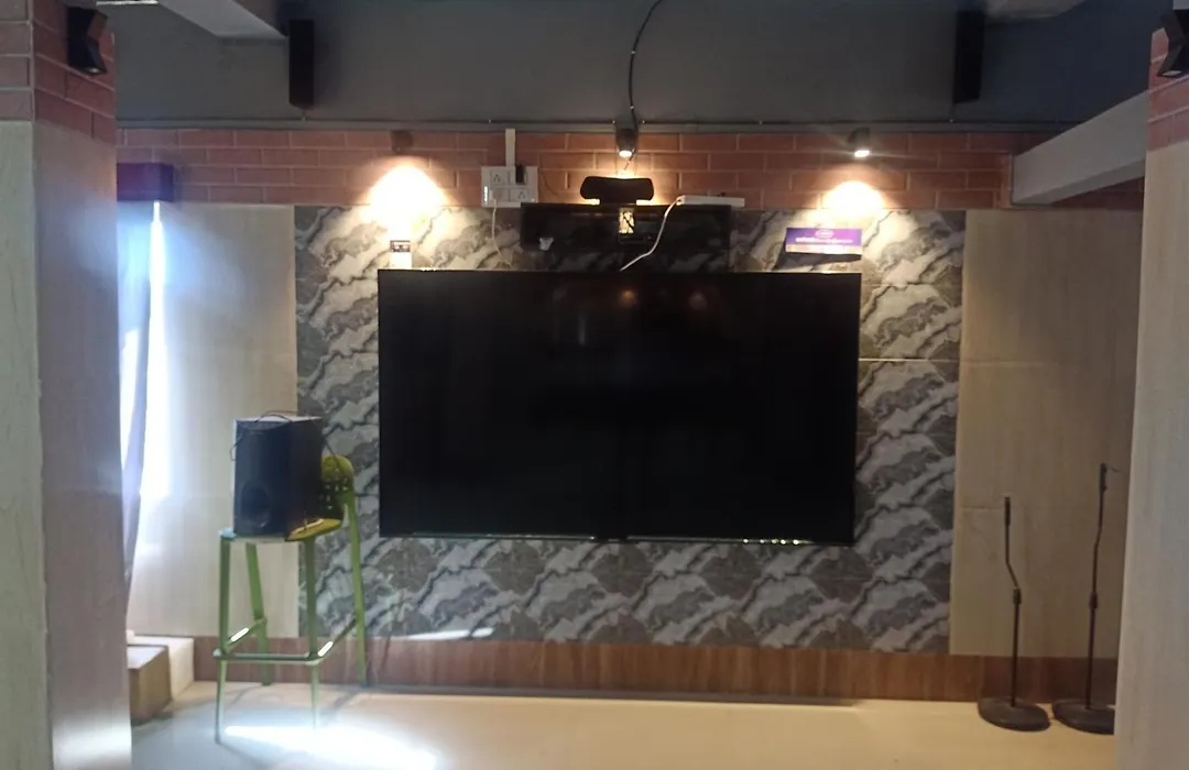 Hazarika Lodge And Homestay-1