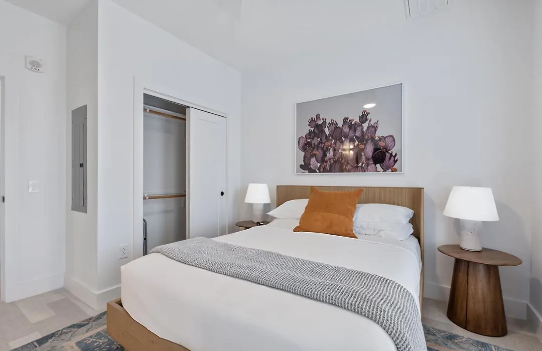 The Continental, Powered By Placemakr - Downtown - Market Square-1