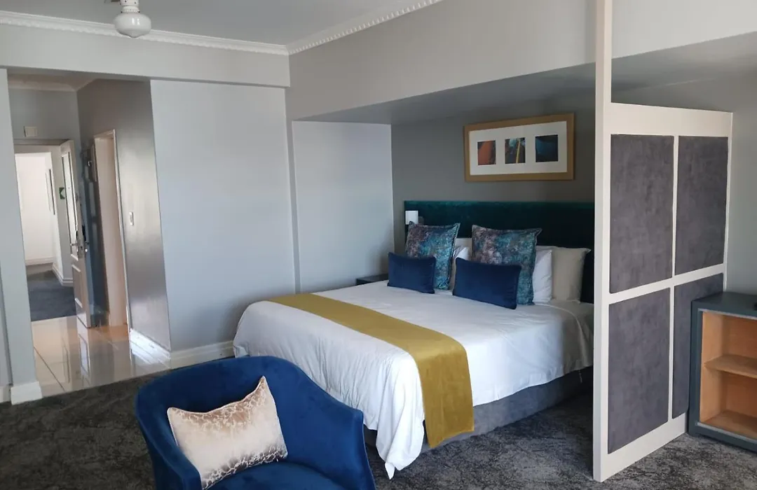 Peninsula All Suites Hotel-1