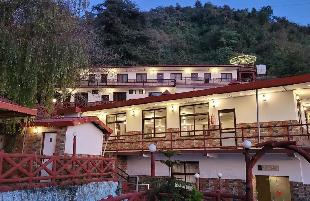 New Orange Tree Classic Fall In Mussoorie With Pool & Parking-1