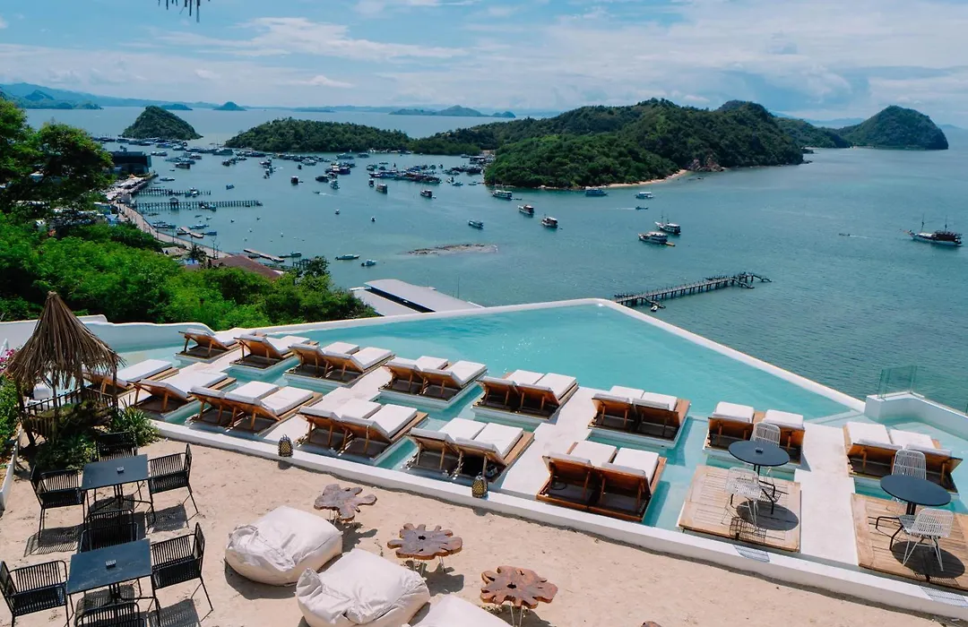 Loccal Collection Hotel Komodo-1