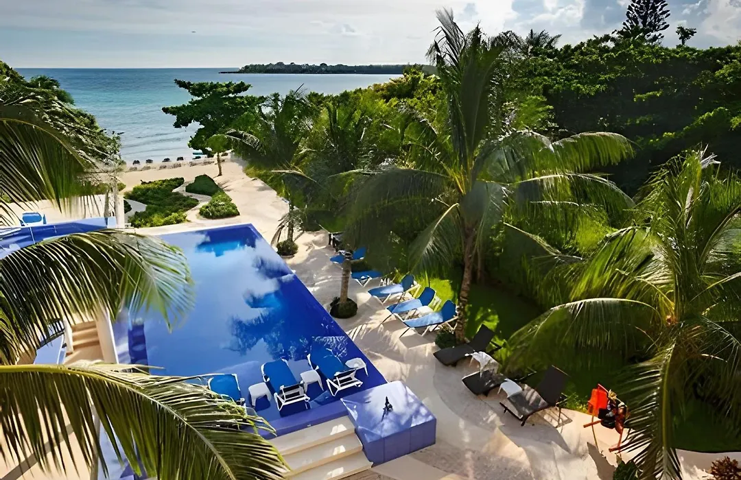 13Bdr Villa Bellamar Akumal - Private Chef - Beachfront - Weddings-Business Retreats-Golf-Family-1