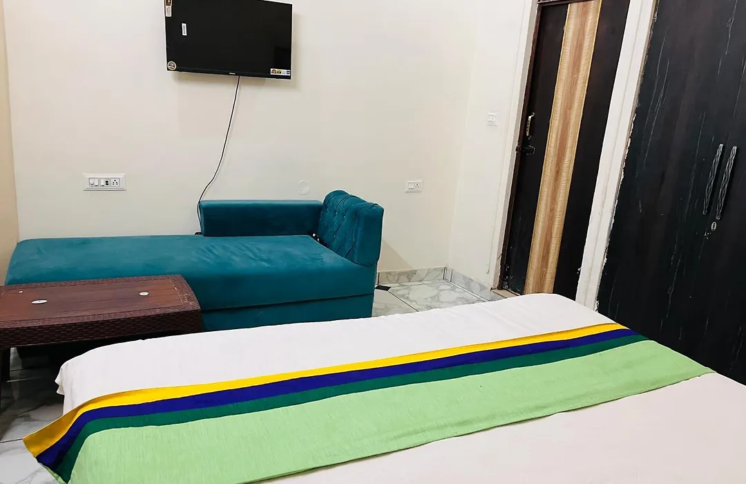 G B Palace Homestay-1