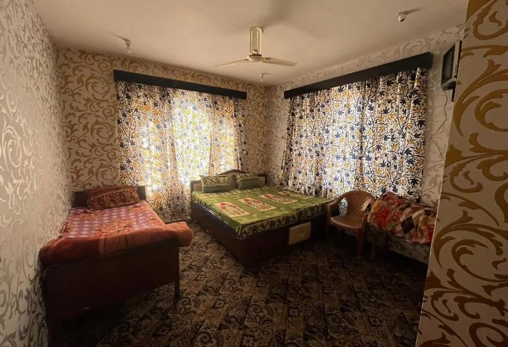 Hotel Kashmir Heaven-1