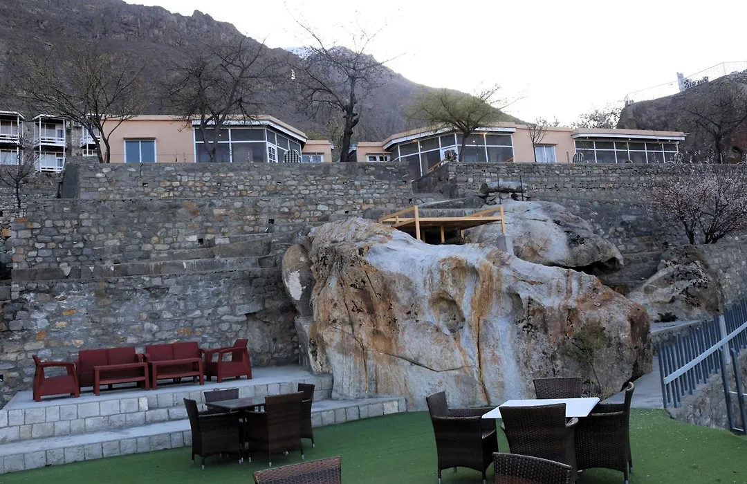 Eagle'S Nest Hotel-1