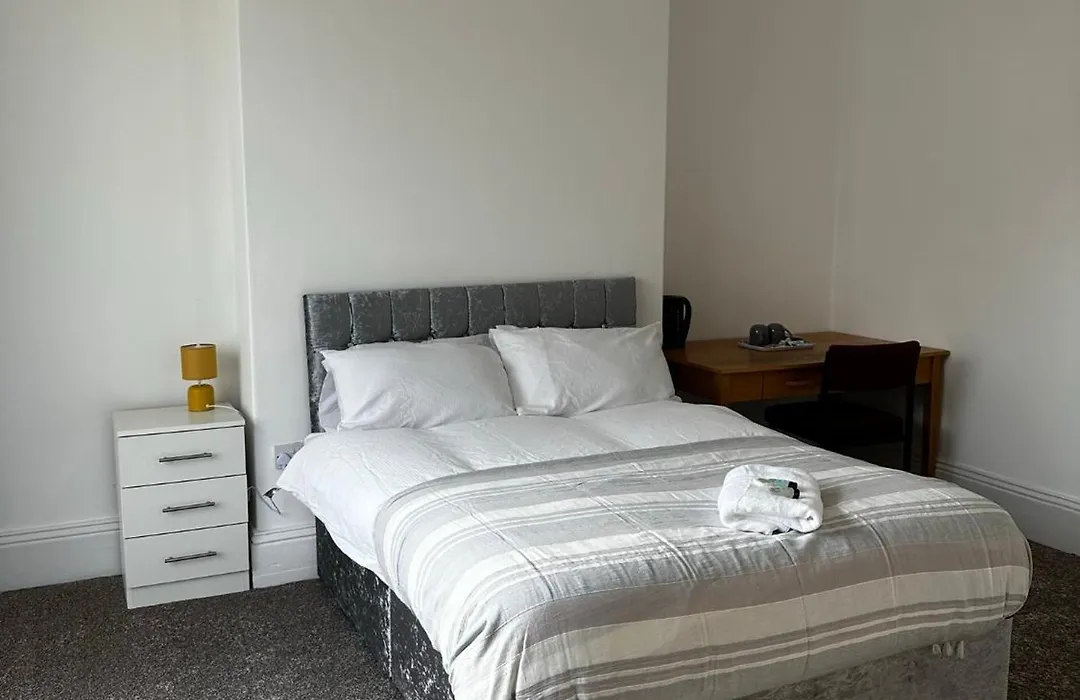 Le Crescent Rooms, Room Stays-1