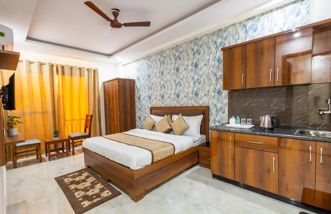 Hotel Gill Comfort Inn - Close To Medanta, Artemis And Fortis Hospital-1