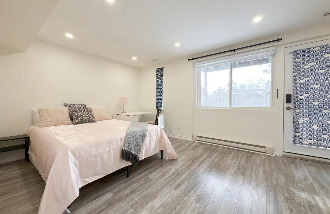 Cozy Room With Private Bath Near Don Mills Subway-1