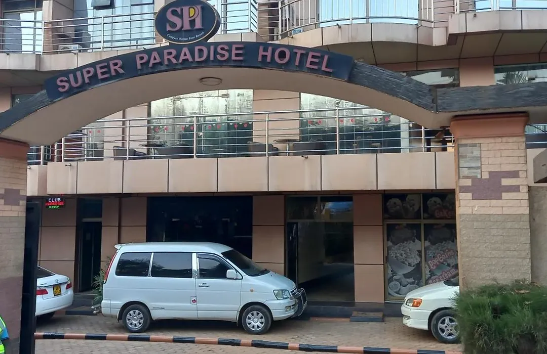 Super Paradise Hotel-1