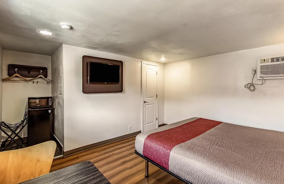 Motel 6 Elizabeth Nj Newark Liberty Intl Airport-1