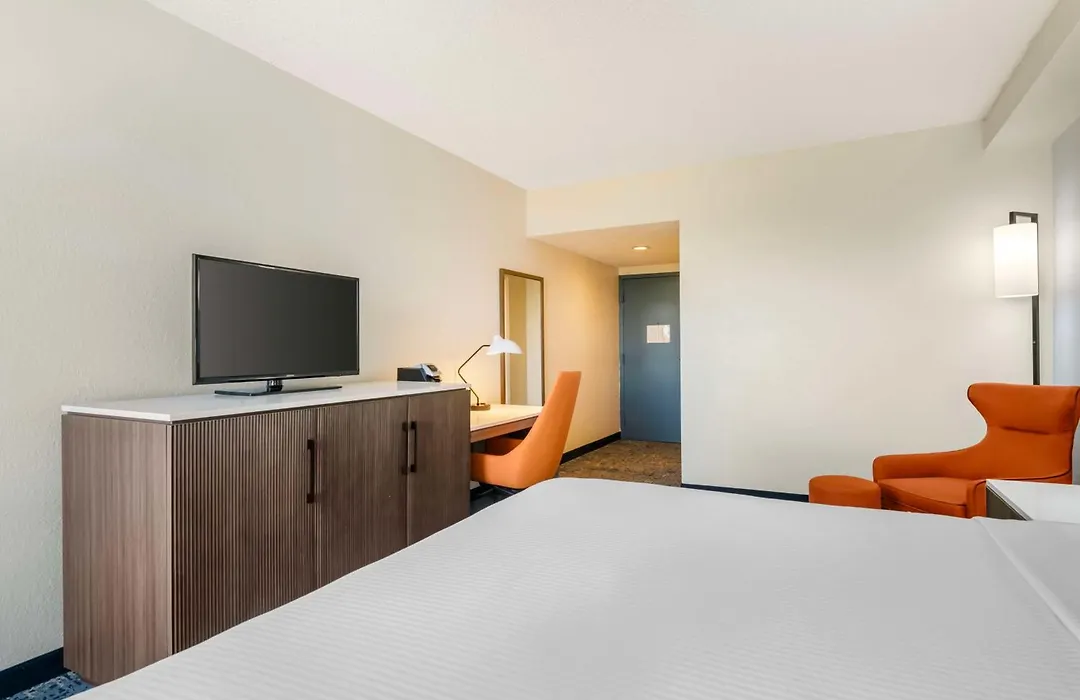 Best Western Plus Universal Inn - Free Shuttle To Universal Studios!-1