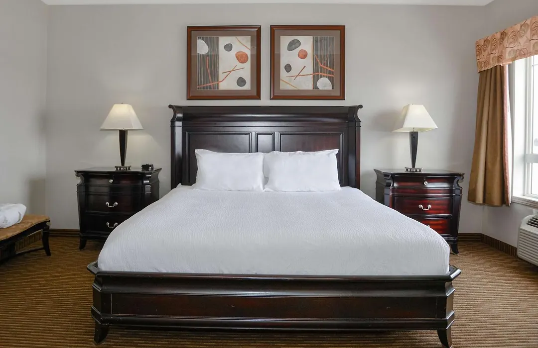 Coast Weyburn Hotel-1