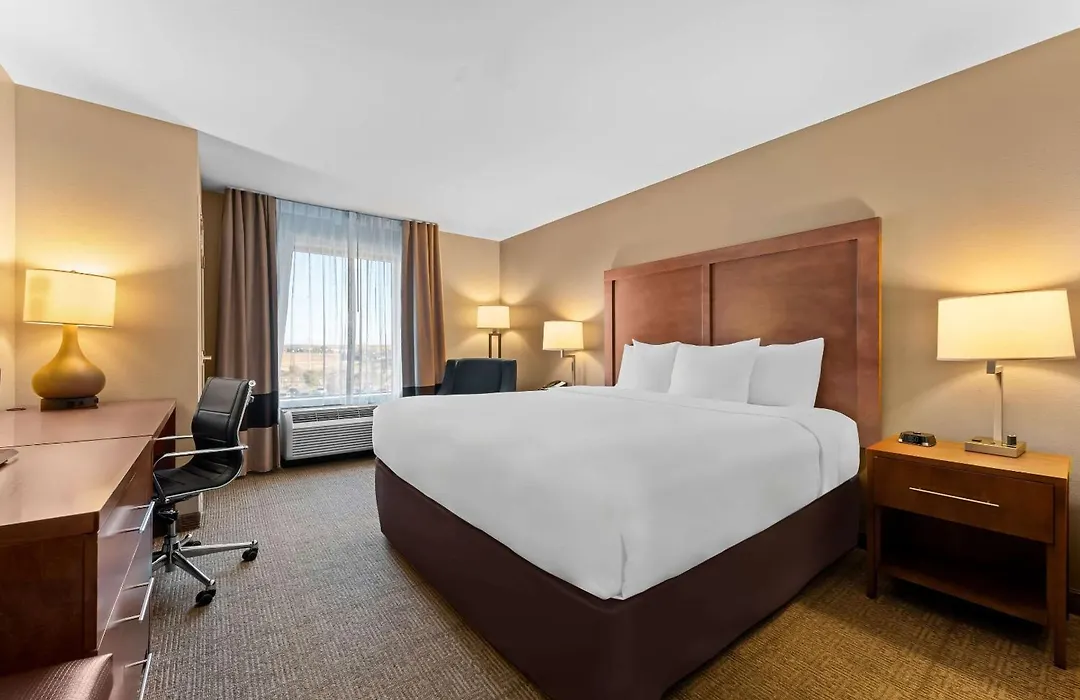 Comfort Inn & Suites Avera Southwest-1