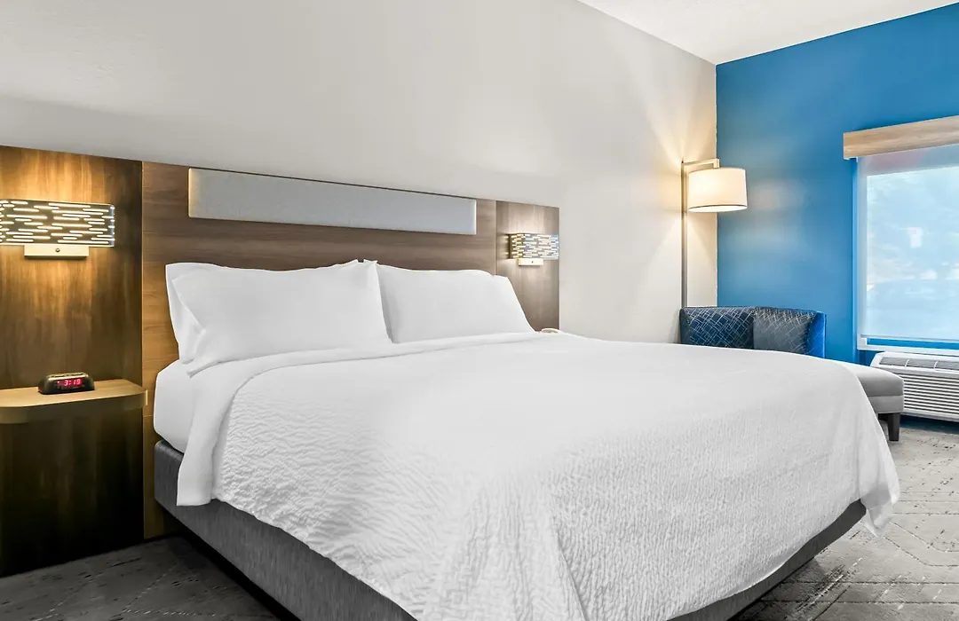 Holiday Inn Express & Suites - Detroit North - Roseville By Ihg-1