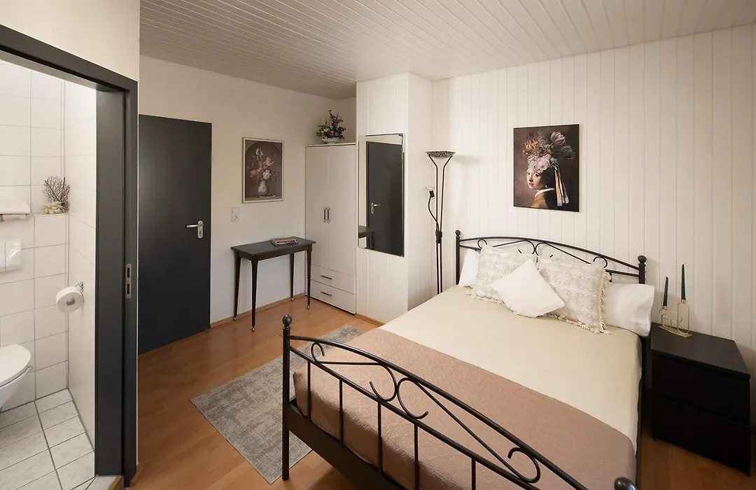Syrtaki Rooms Comfortable Business Stay im Schwarzwald-1