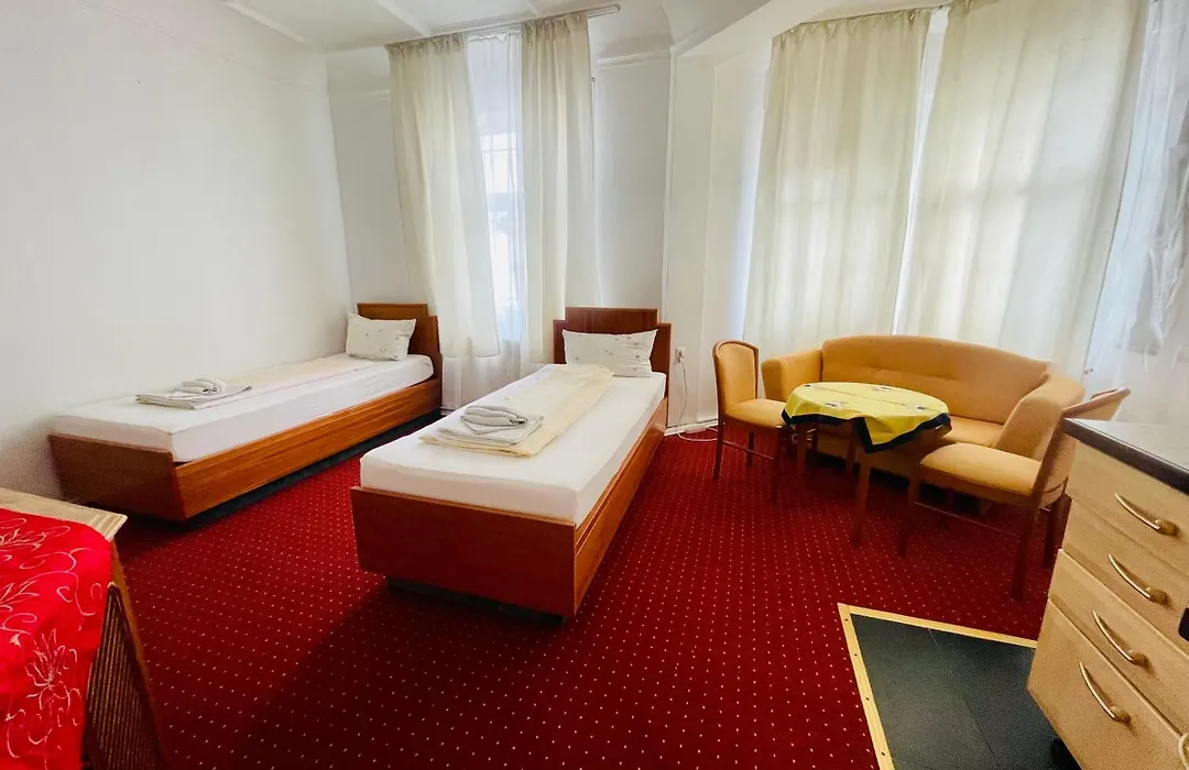 Pension De Lux Augsburg-1