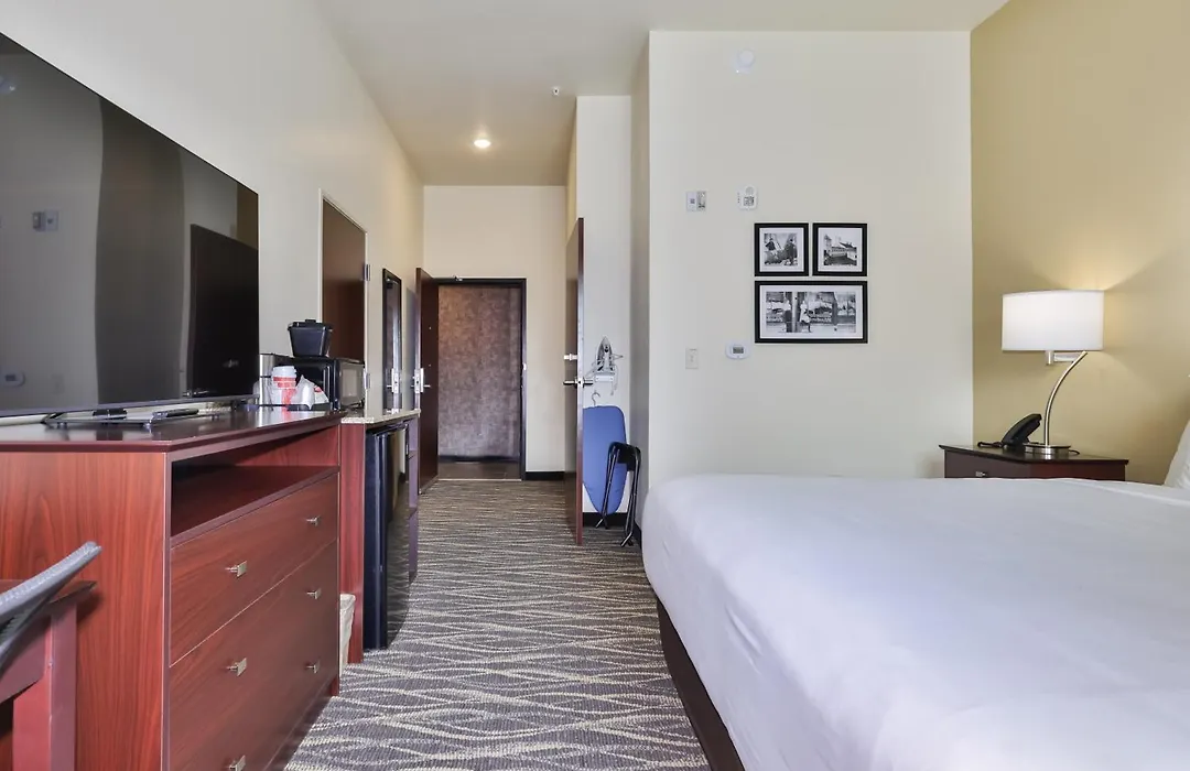 Cobblestone Hotel & Suites - Rhinelander-1
