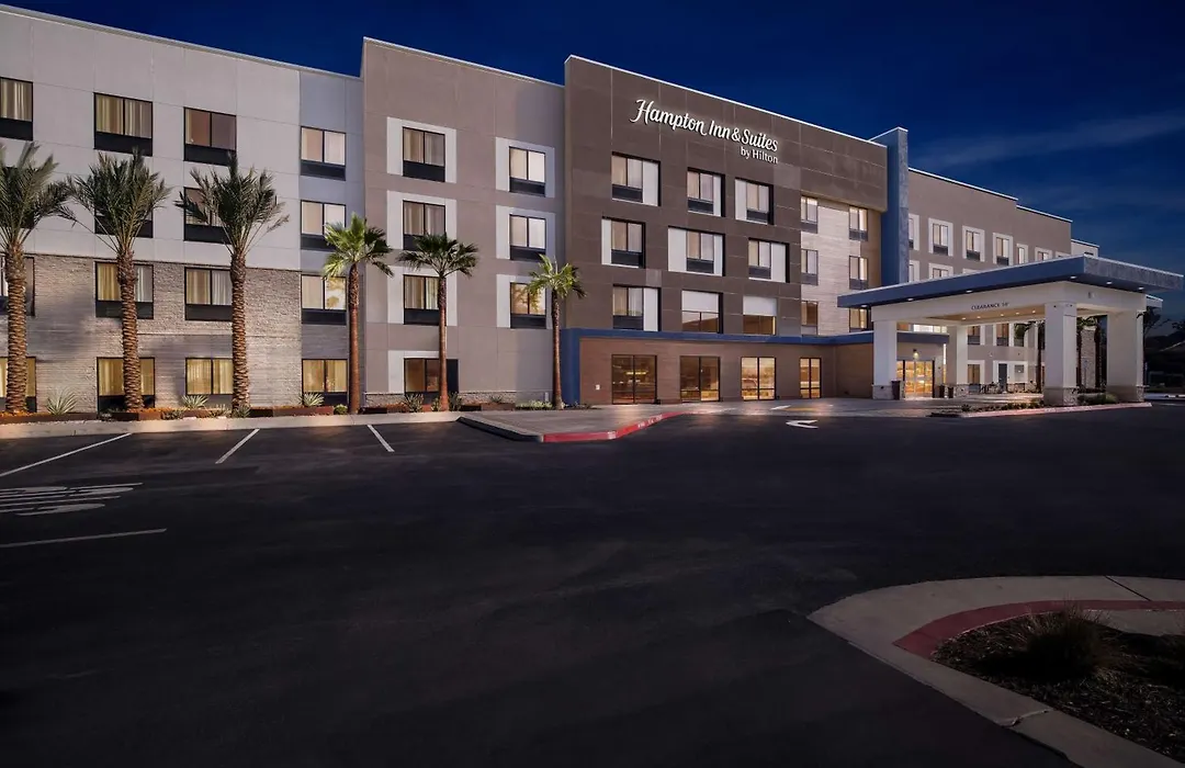 Hampton Inn & Suites Corona, Ca-1