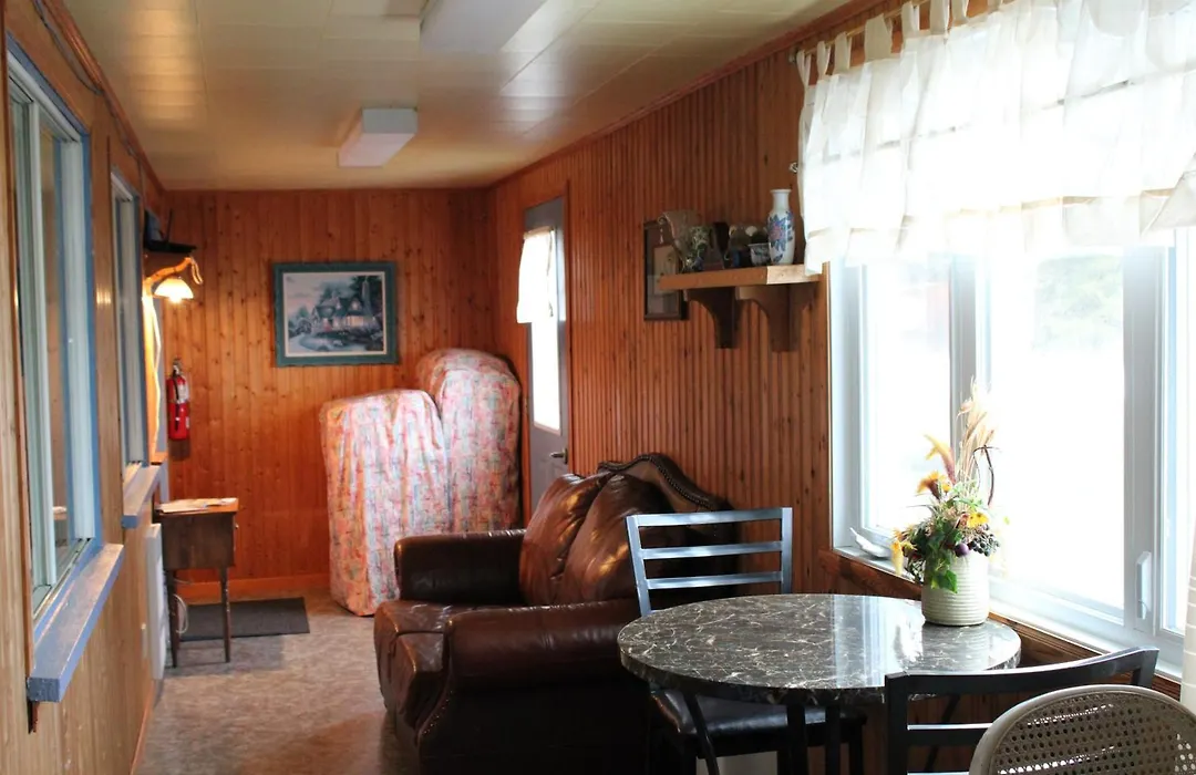 Motel Leblanc-1
