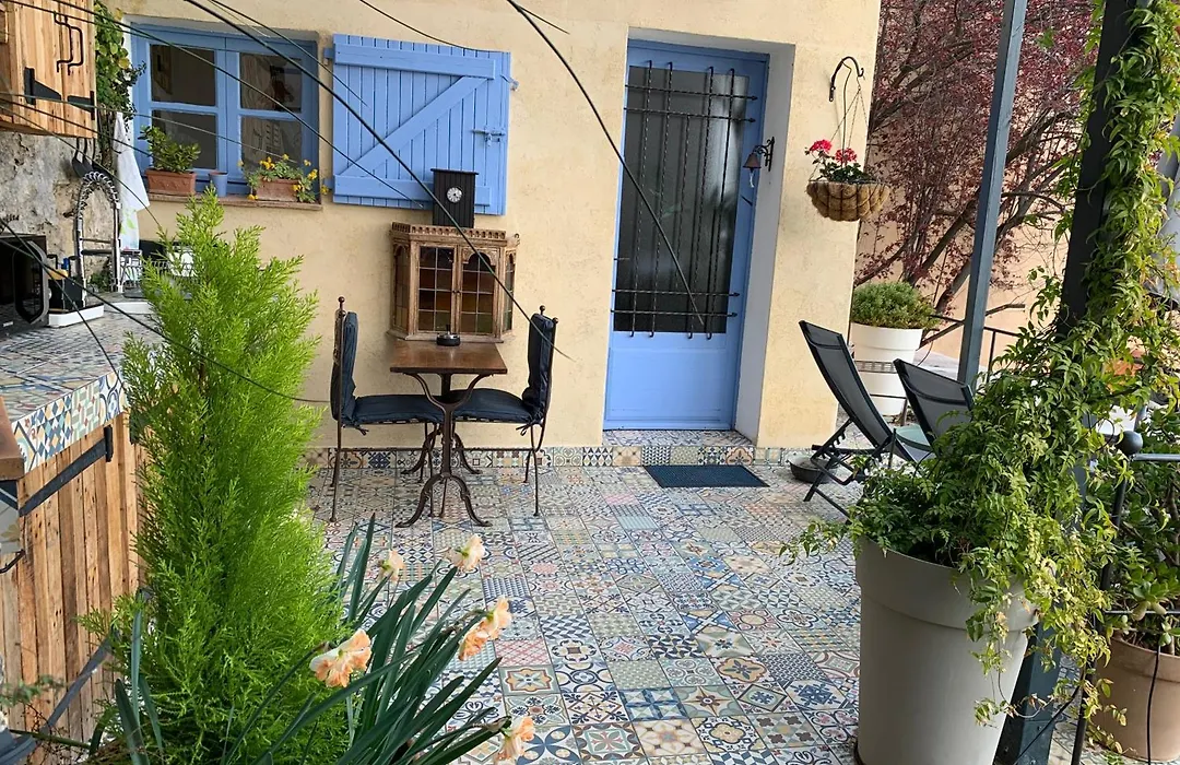 Skylark Bed & Breakfast-1