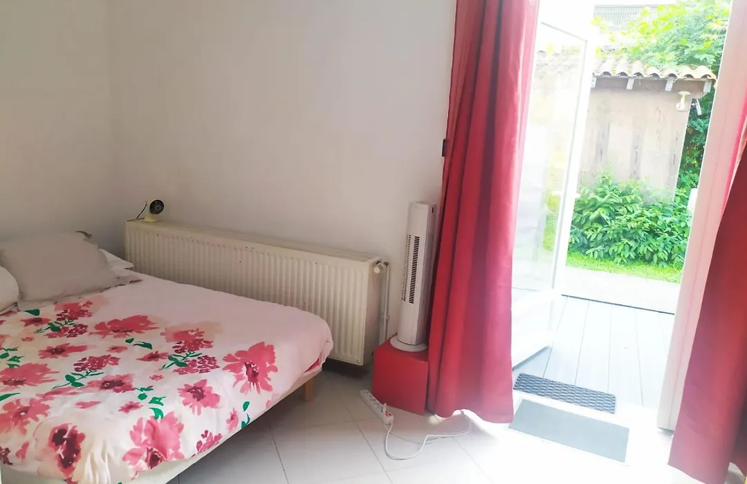 Les Bains Douches-1