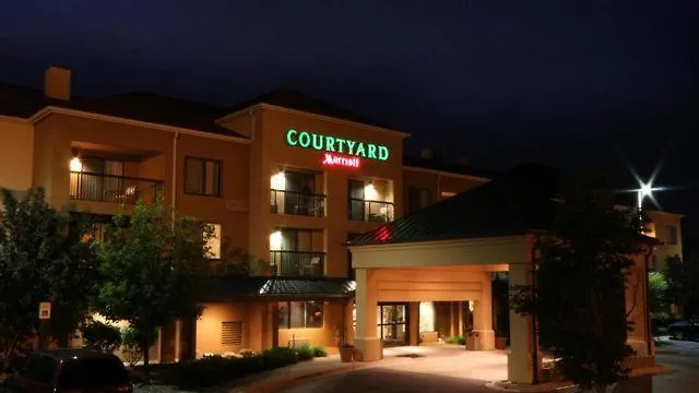 Courtyard By Marriott-1