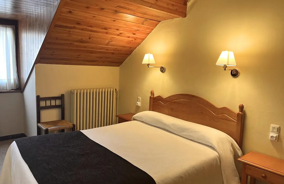 Hotel Joan Canejan-1