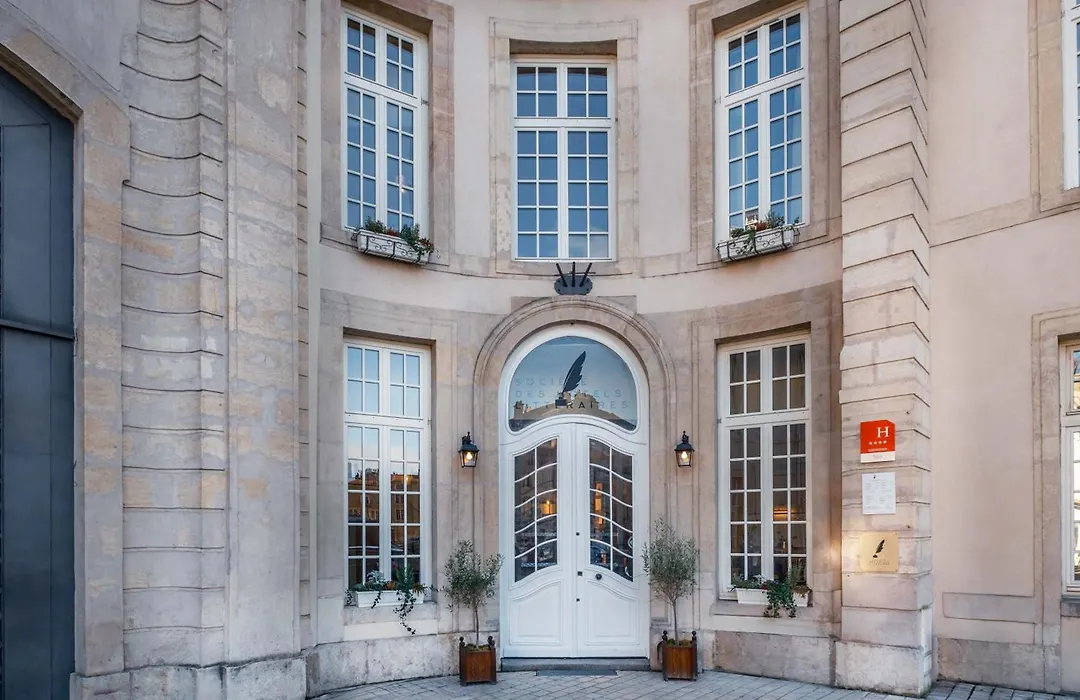 Hotel Litteraire Stendhal Et Spa-1