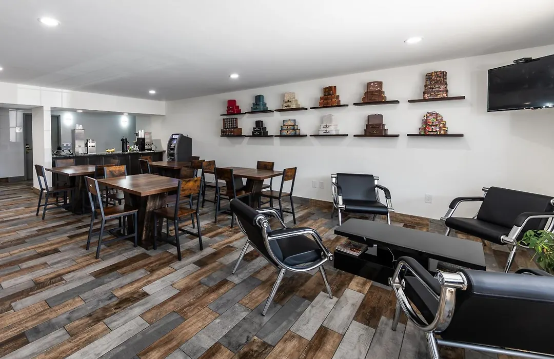 Country Hearth Inn-Toccoa-1