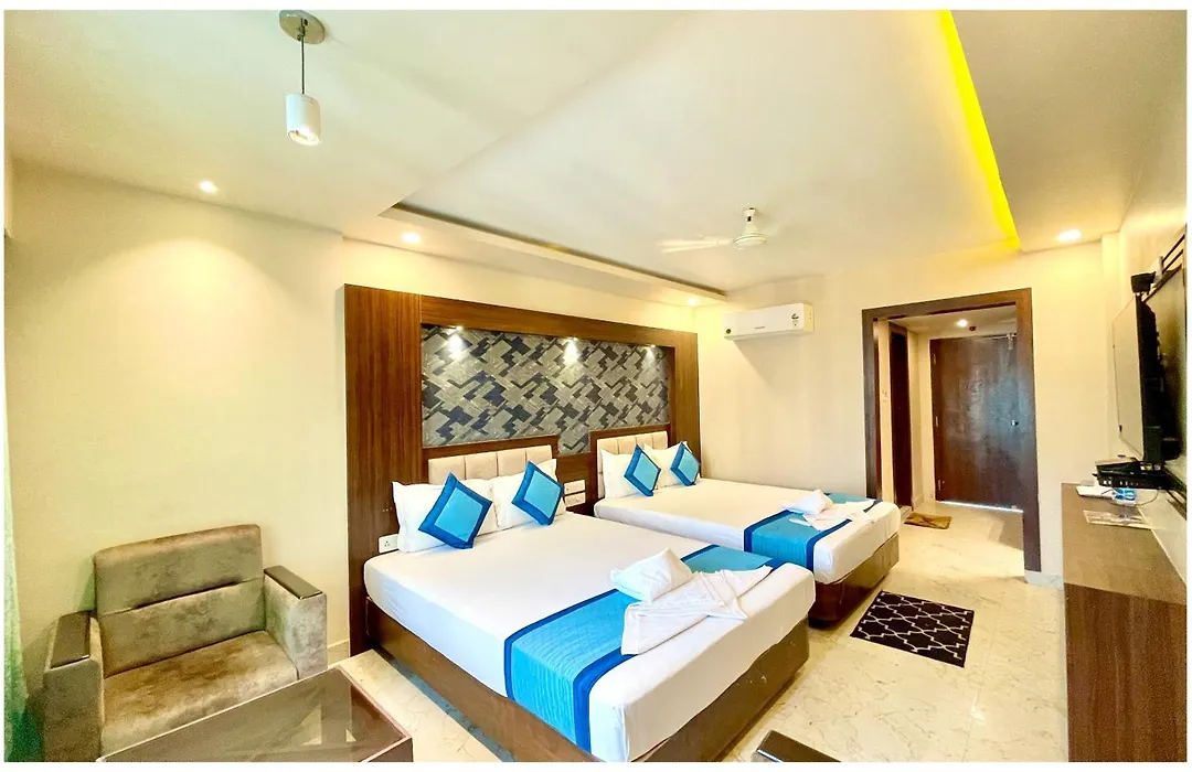 Puri Hotel A M B I K A - P A L A C E Near Sea Beach And Temple-1