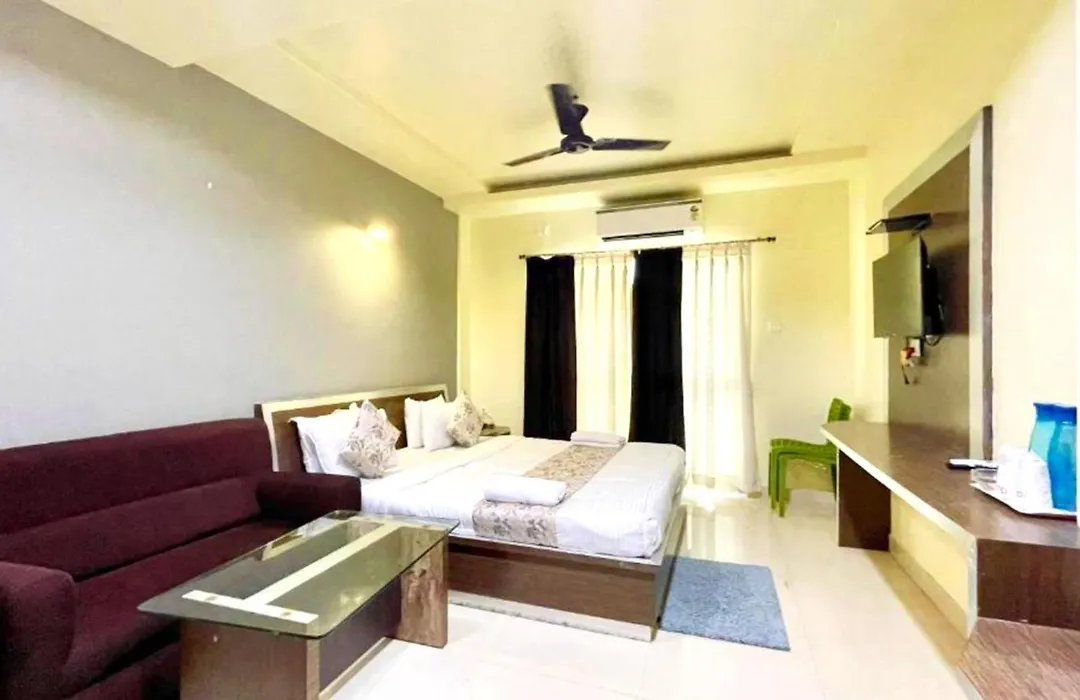 Near Lh Beach Hotel G R Inn ! Puri, Fully Air Conditioned Rooms And Wifi & Restaurant And Parking,Upi And Card Payment Accepted,Best Hotel In Puri-1