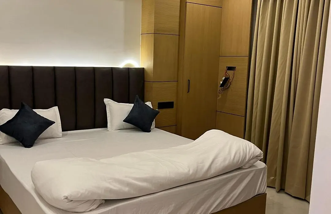 Hotel Revanta-1