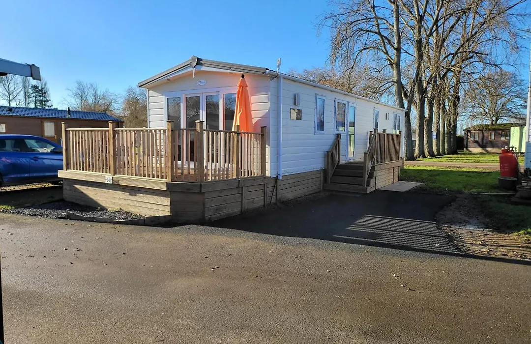 Luxury Lodge At Billing Aquadrome-1