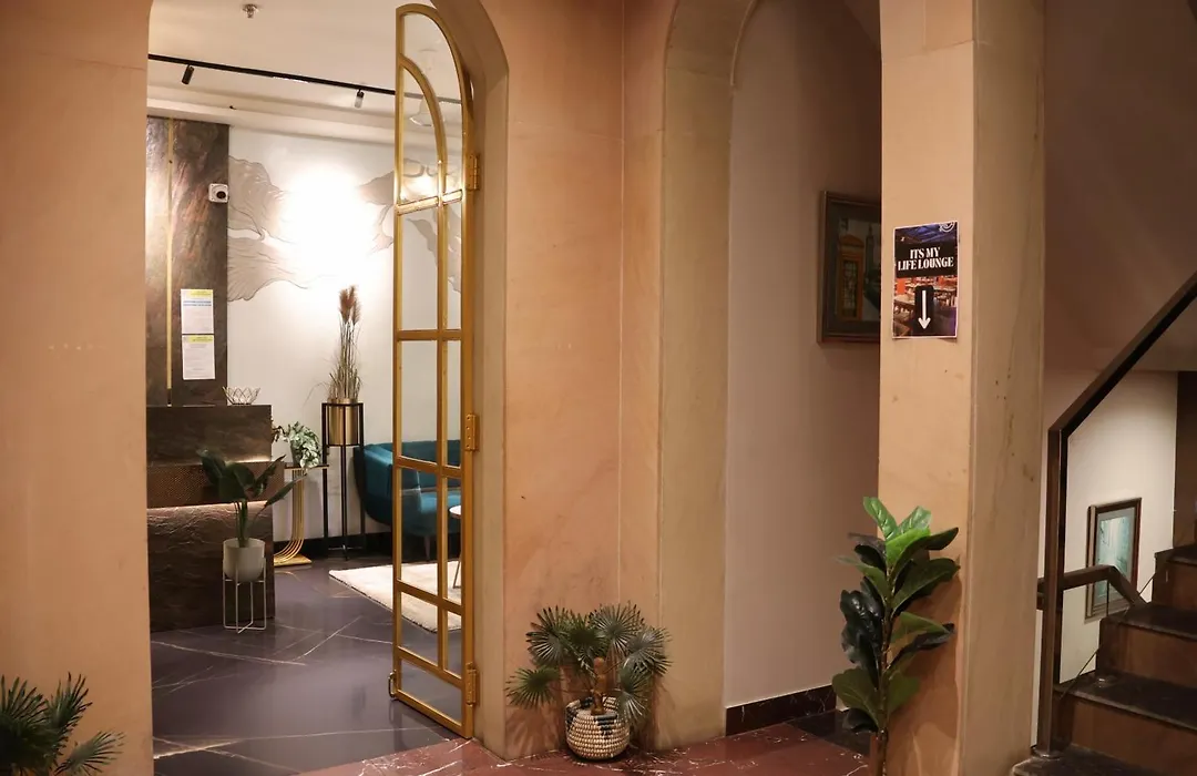 Labels Hotel-1