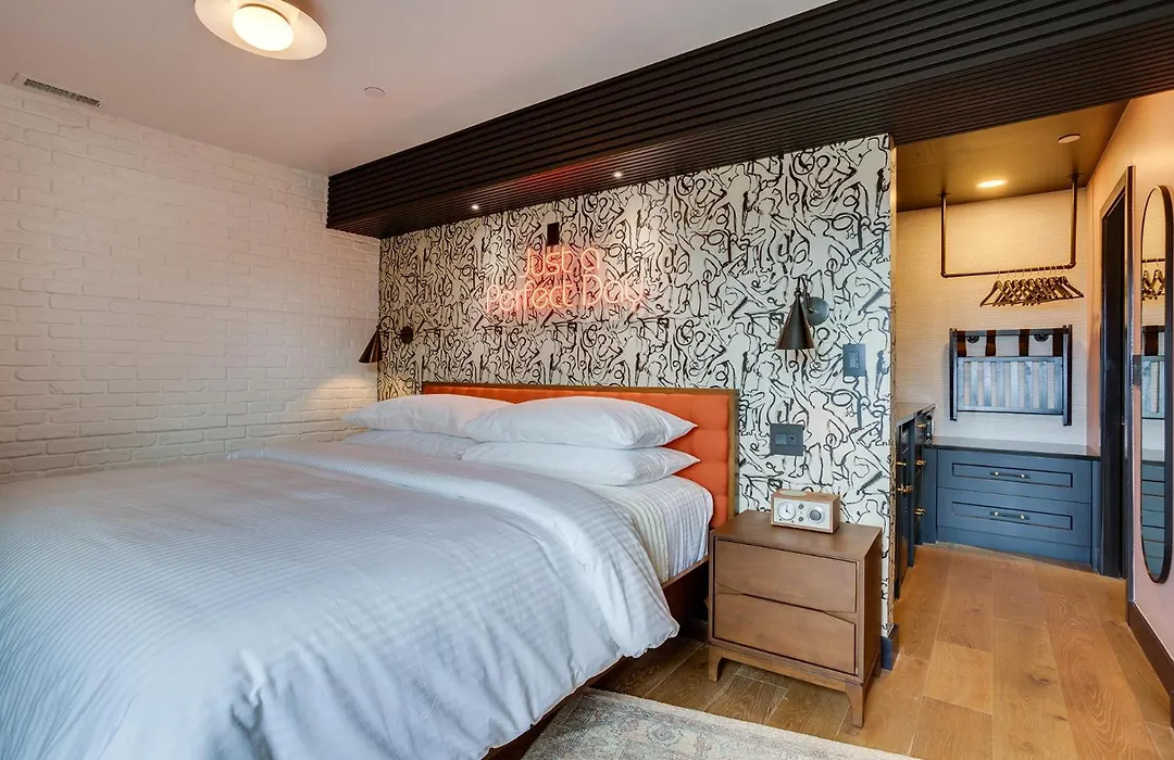 The Reed At The Louie Boutique Motel, Private Sauna! Walk To Everything!-1