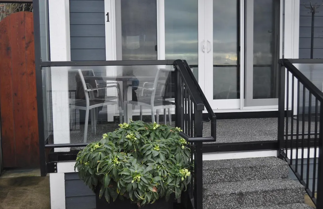 Qualicum Beach Ocean Suites-1