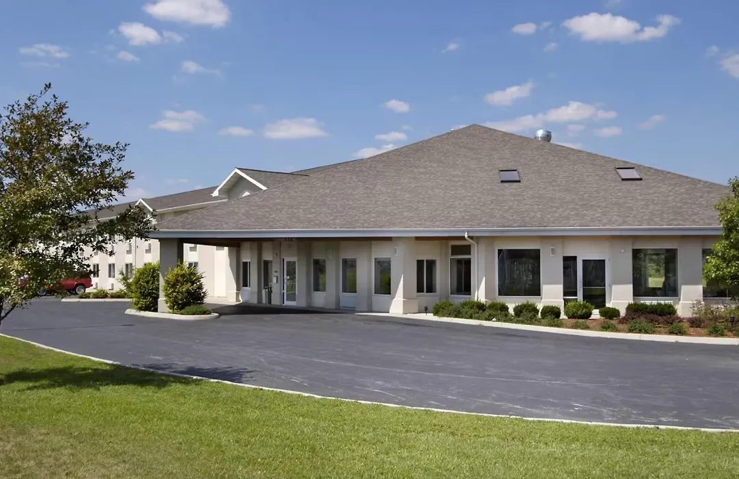 Lakewood Inn & Suites-1