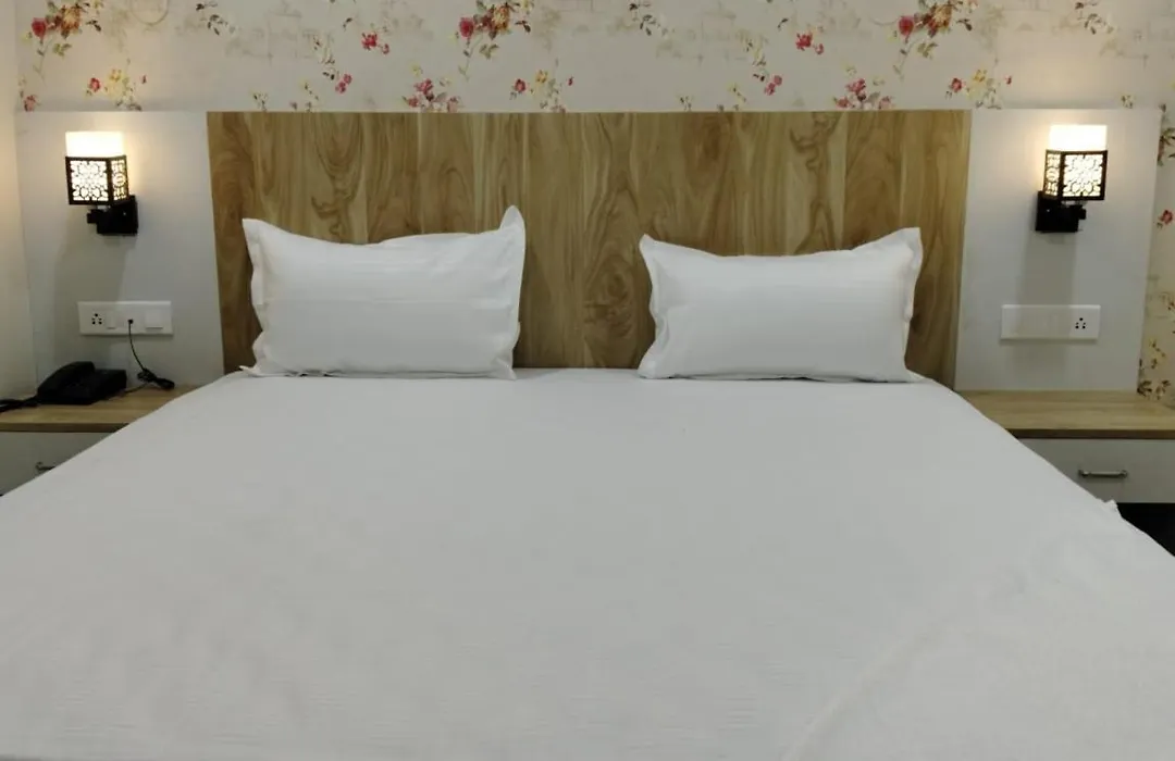 Hotel Four Season-1