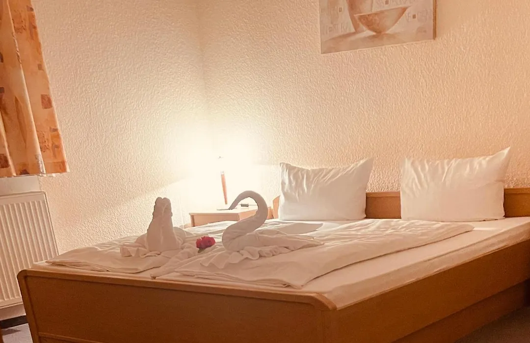 Hotel Merkur Garni-1