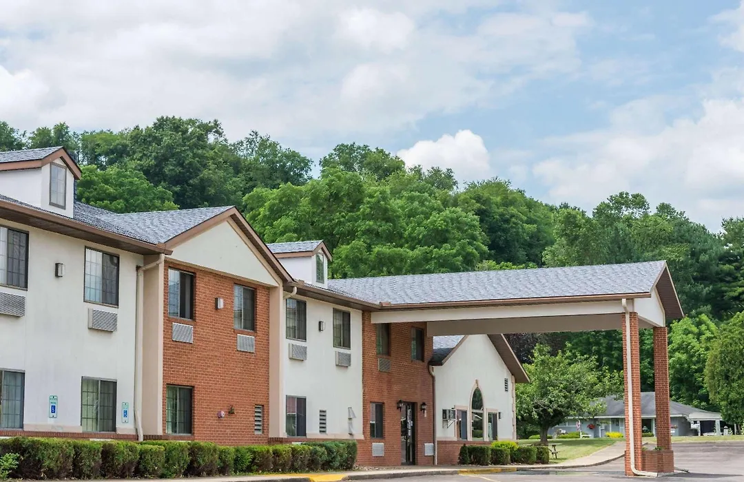 Super 8 By Wyndham Coshocton Roscoe Village-1